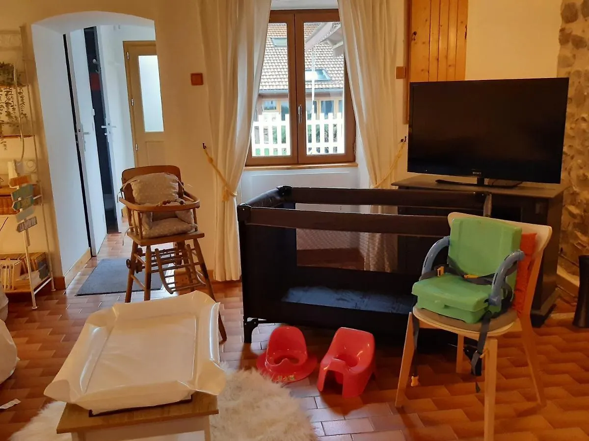 Joli Gite Rural Dans Un Havre De Paix Saint-Bonnet-le-Troncy 0*,