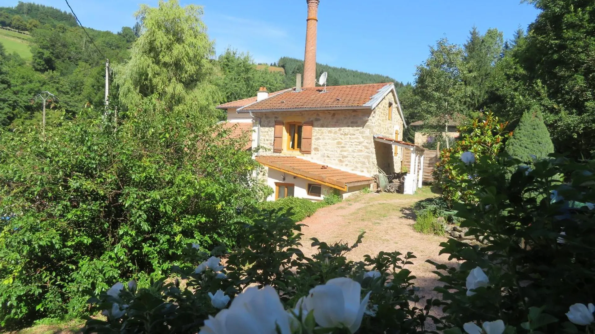 Holiday home Joli Gite Rural Dans Un Havre De Paix Saint-Bonnet-le-Troncy