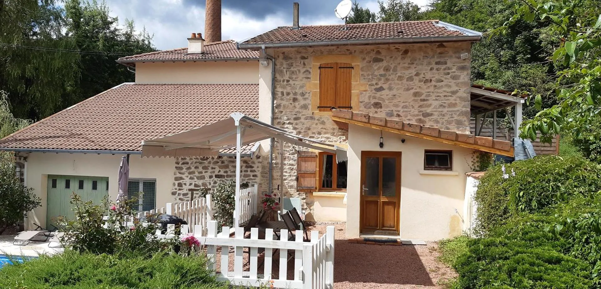 Joli Gite Rural Dans Un Havre De Paix Saint-Bonnet-le-Troncy Holiday home