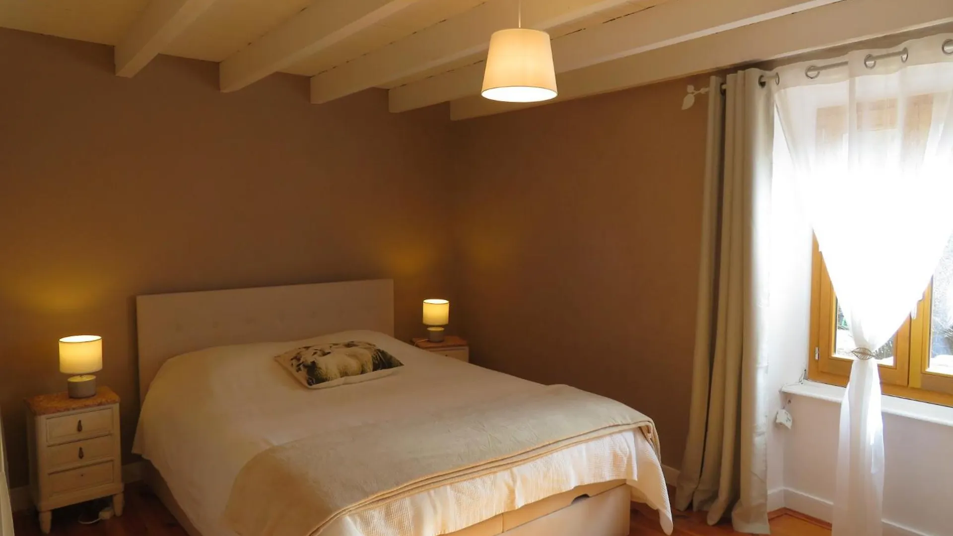 Holiday home Joli Gite Rural Dans Un Havre De Paix Saint-Bonnet-le-Troncy