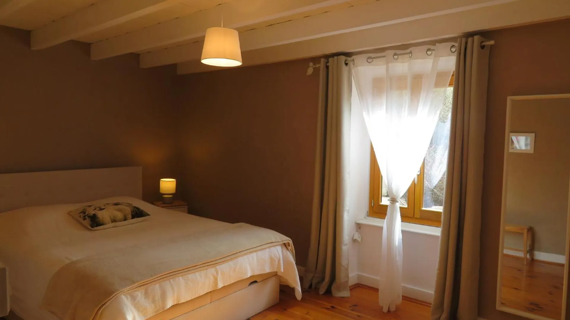 Holiday home Joli Gite Rural Dans Un Havre De Paix Saint-Bonnet-le-Troncy